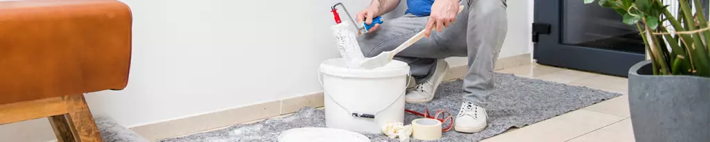 Beitragsbild_Schimmel-an-der-Wand-entfernen-1024x205-1