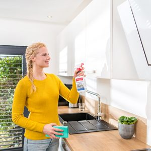 Hochglanzküchen reinigen mit dem Hochglanzfronten Reiniger